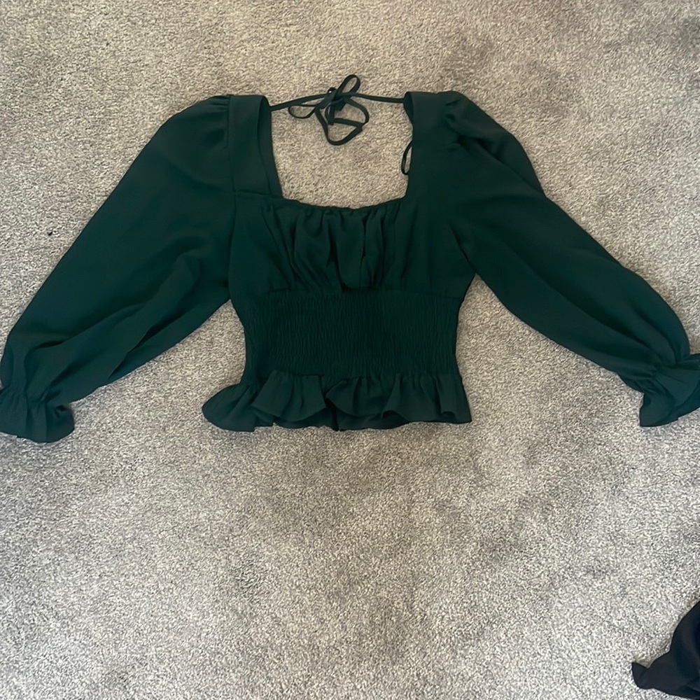 Brand New 💥 She + Sky Hunter Green Crop